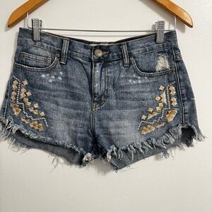Free People Tulum Embroidered Denim Shorts
Boho Aztec Denim Shorts size 26